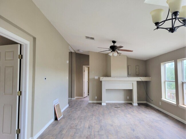 Building Photo - 4 br, 2 bath House - 145 Hillcrest Loop (992)