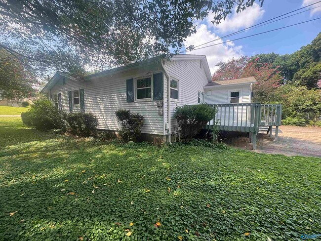 Foto del edificio - 1113 Humes Ave NE