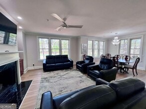 Building Photo - 1040 Creekside