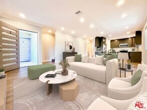 Building Photo - 7113 S La Cienega Blvd