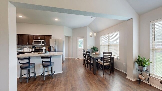 Building Photo - 803 Meadow Brook Dr