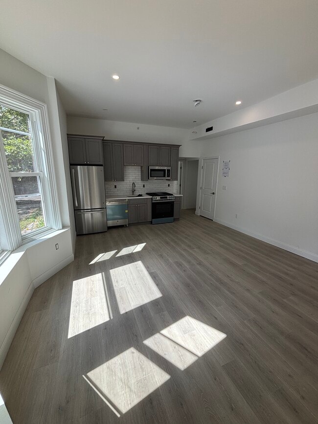 Kitchen Living - 261 Bradley St