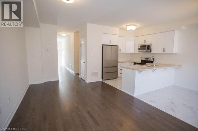 Building Photo - 27 Wakeling Dr