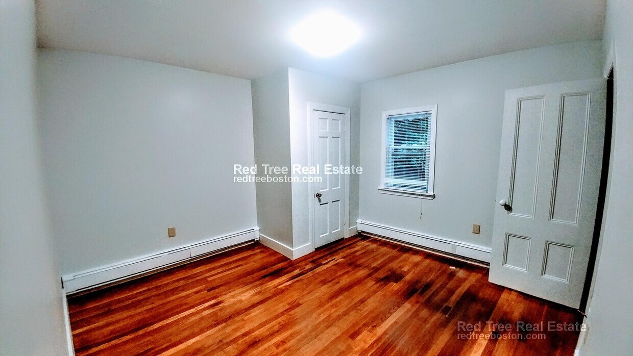 479 High St Unit 2A, Dedham, MA 02026 Condo for Rent in Dedham, MA