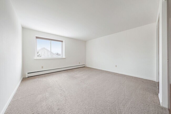 Building Photo - 18 Losson Garden Dr