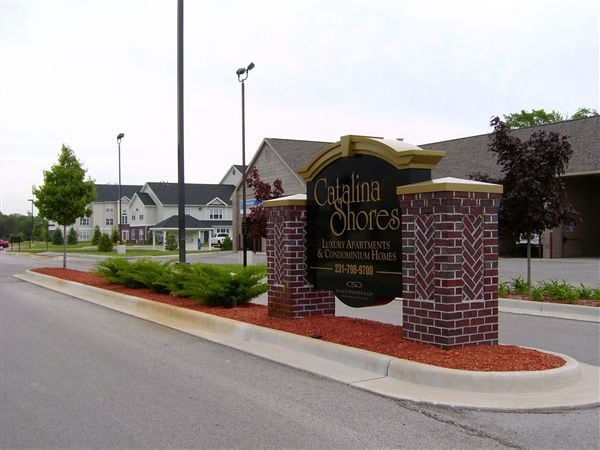 Building Photo - 5970 Avalon Dr