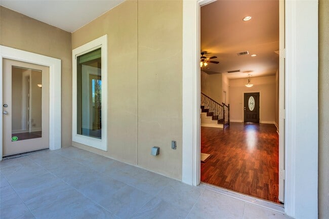 Building Photo - 12870 Kingsbridge Ln