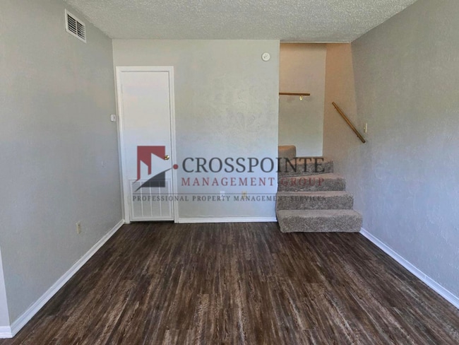 Foto del edificio - Almost Ready! 2 Bedroom 1 Bath Townhome in White Oak!