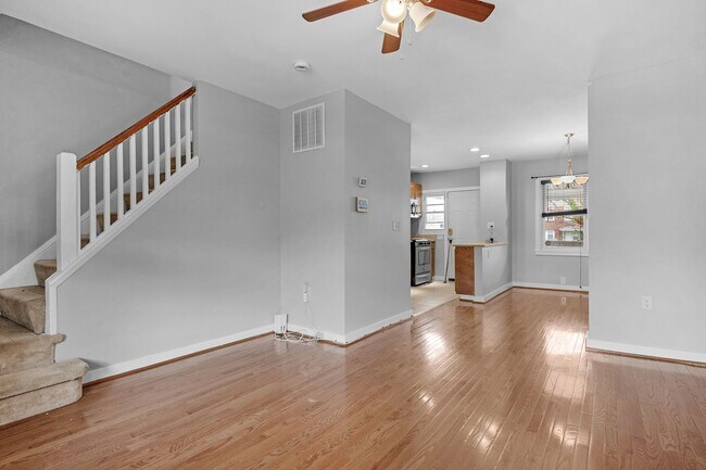 Foto del edificio - Gwynn Falls Beautiful 3 Bedroom With Finished Basement for RENT