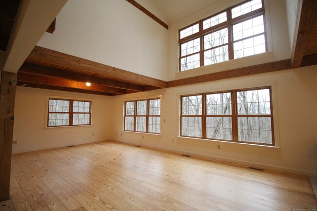 Foto del edificio - 38 W Mountain Ln