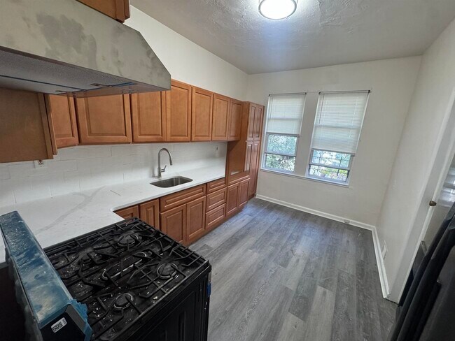 Foto del edificio - 85 W 50TH St