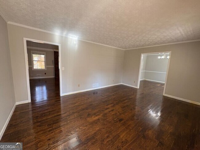 Building Photo - 2490 Trent Dr NE