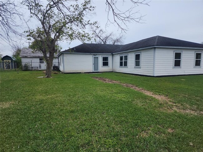 Building Photo - 7205 Heron Ln