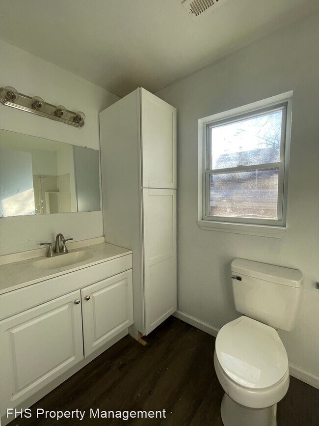 Foto del edificio - 3 br, 1 bath House - 1031 N Brown Ave
