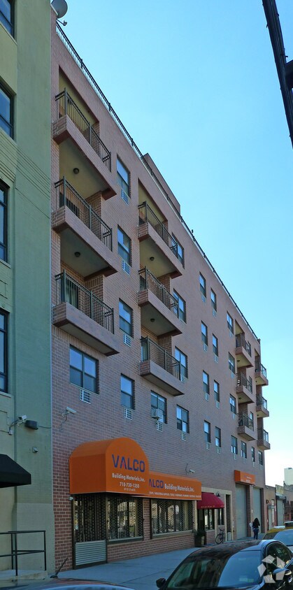 Primary Photo - 3721 31st St