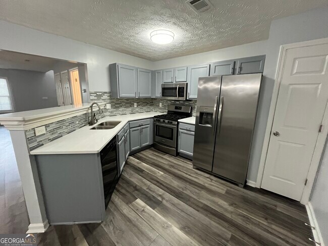 Foto del edificio - 4604 Grand Central Pkwy