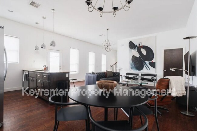 Foto del edificio - 727 NE 5th St
