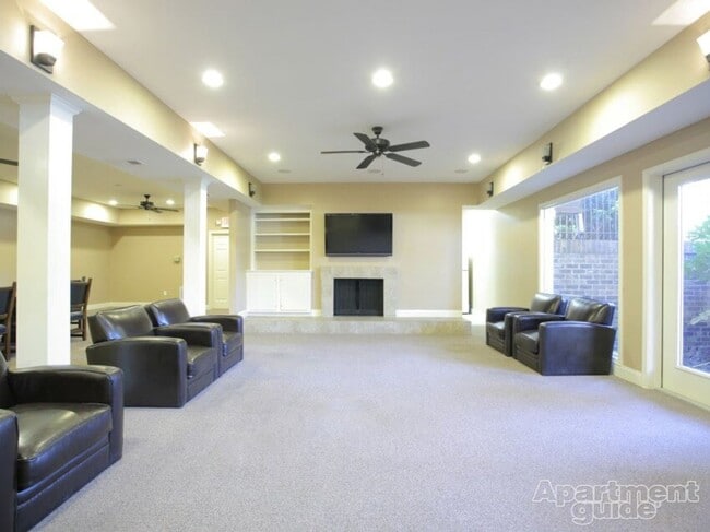 Building Photo - BG1302