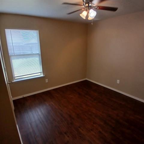 Building Photo - 2025 Lake Trail Dr