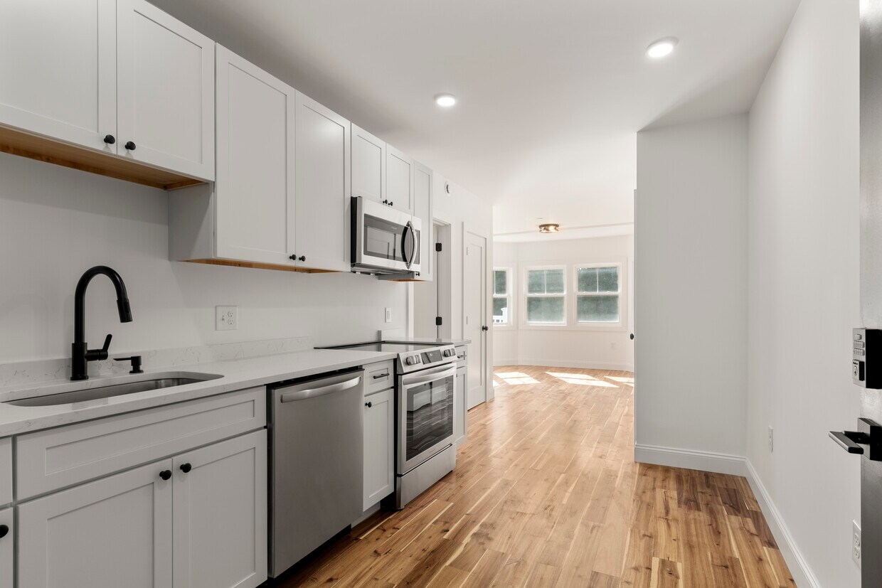 Foto principal - 8 Enon St