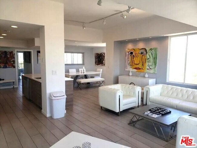 Foto del edificio - 10501 Wilshire Blvd