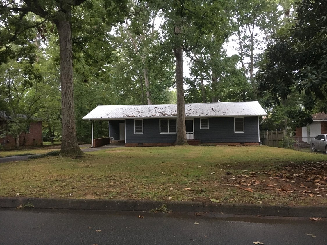 Primary Photo - 1319 Greenview Dr