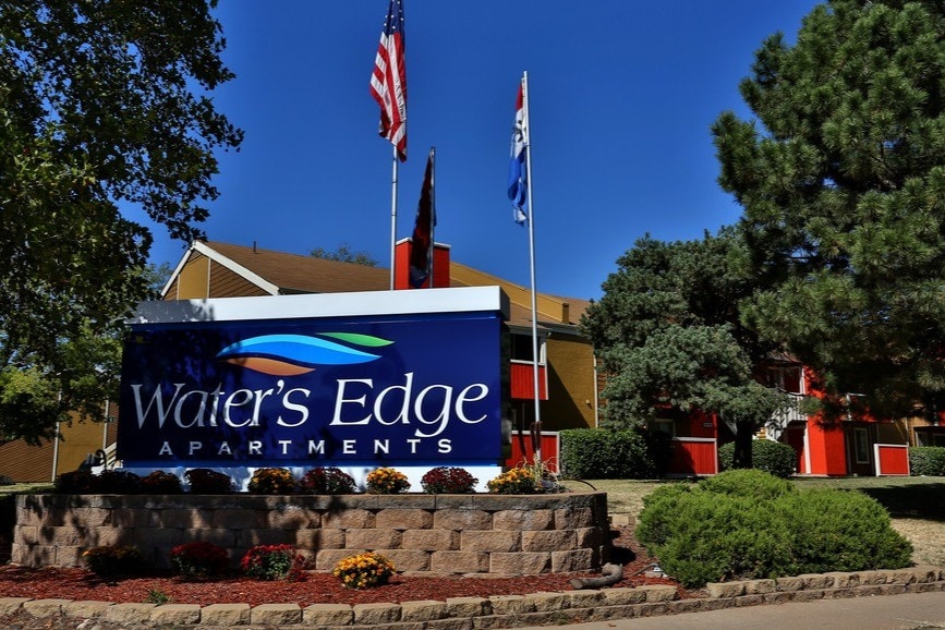 Water's Edge Apartments Wichita, KS