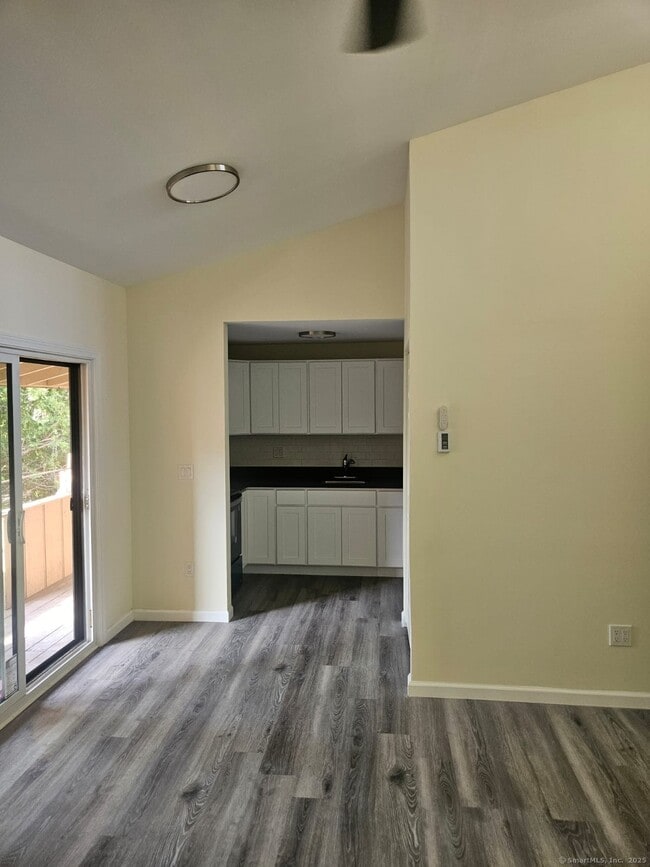 Building Photo - 125 Burgundy Hill Ln