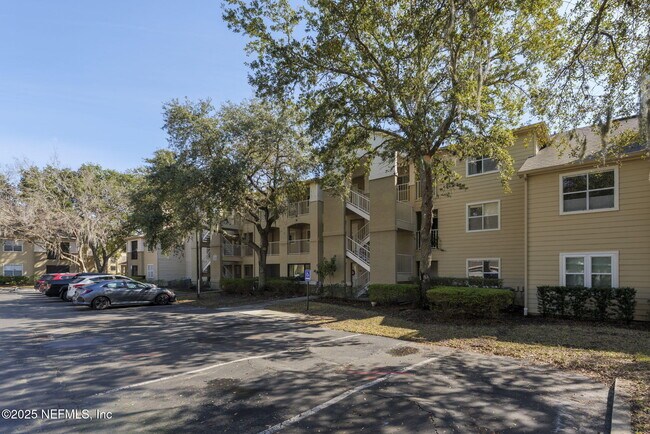 Building Photo - 19 Arbor Club Dr