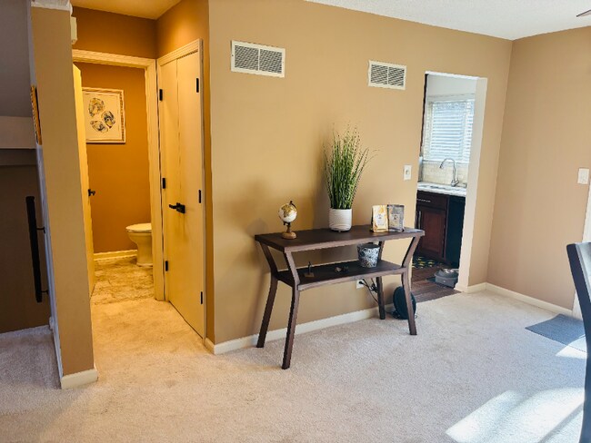 Foto del edificio - 10747 Oakmont St