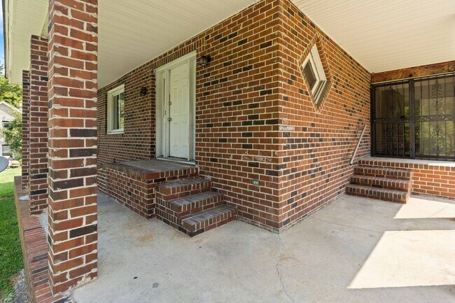 Foto del edificio - 516 N Center St