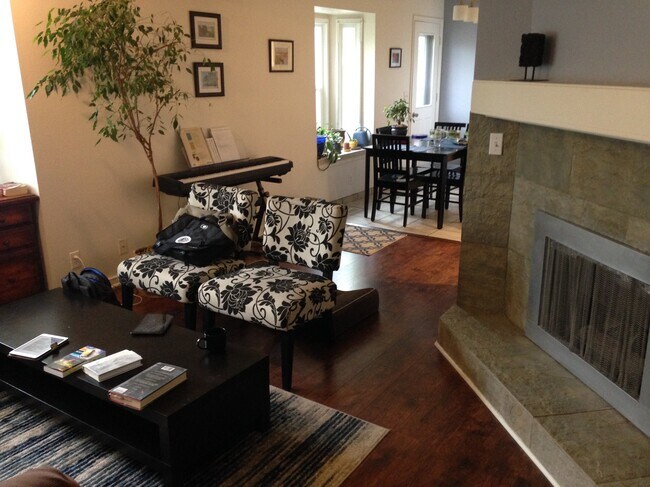 Building Photo - 594 E Cobblestone Ln