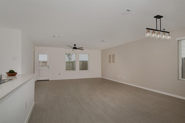 Foto del edificio - 25419 Birch St