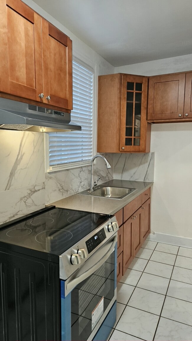 Cocina 1 - 349 E Empire St