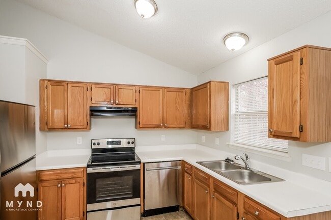 Building Photo - 710 Greyson Dr