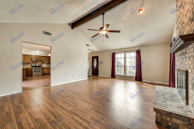 Building Photo - Cute 2/2 Duplex in Arlington!