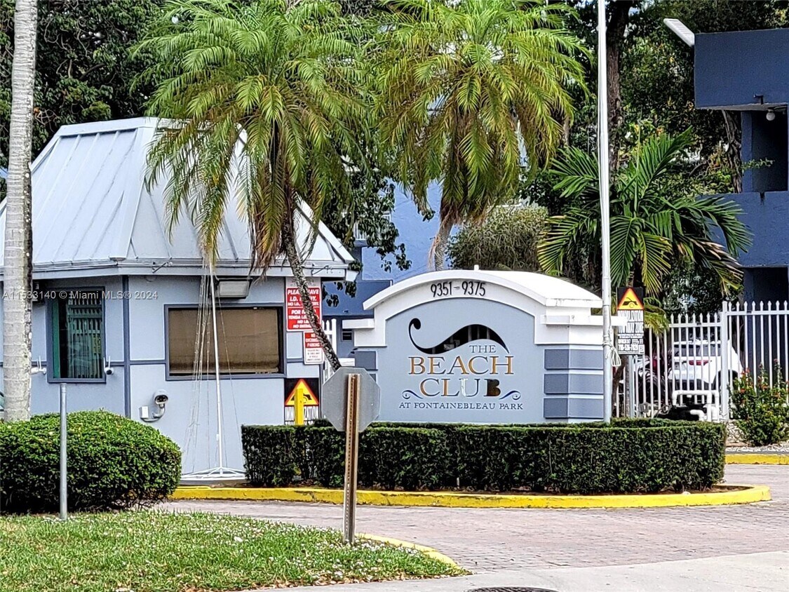 Foto principal - 9365 Fontainebleau Blvd