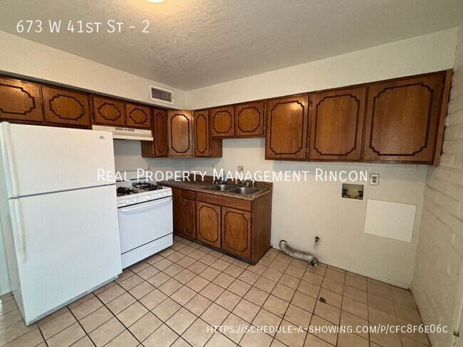 Foto del edificio - 673 W 41st St
