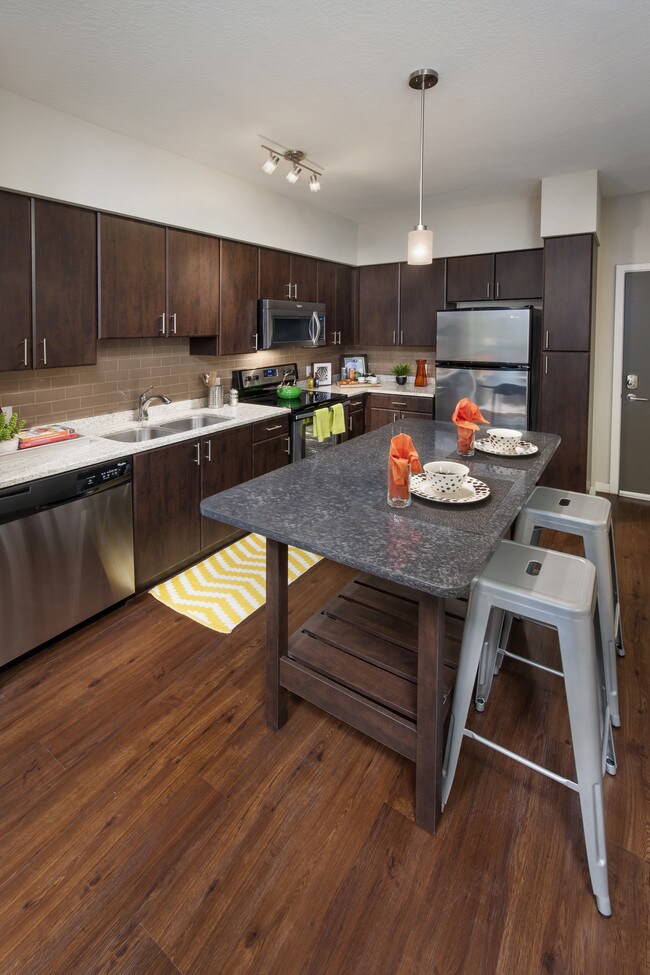 Cottonwood Bayview Apartments Saint Petersburg, FL