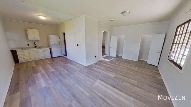 Building Photo - 412 Hamby St