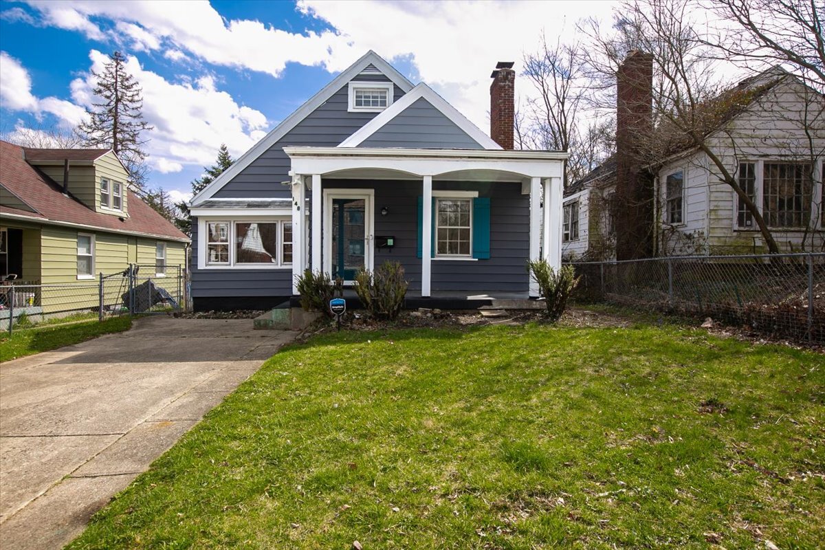 Front of the house - 148 Niagara Ave