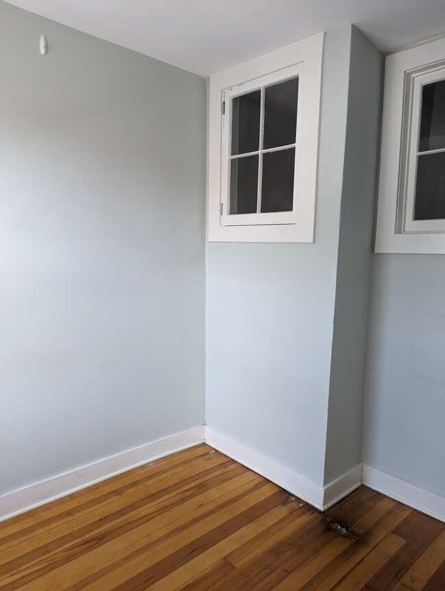 Building Photo - 329 Madison Ave