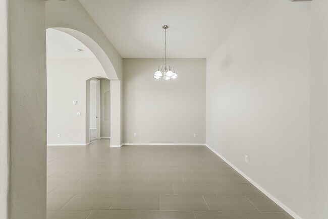 Building Photo - 6805 W Lariat Ln