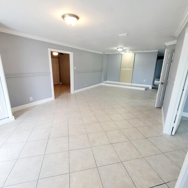 Building Photo - 2021 NW 64th Ave