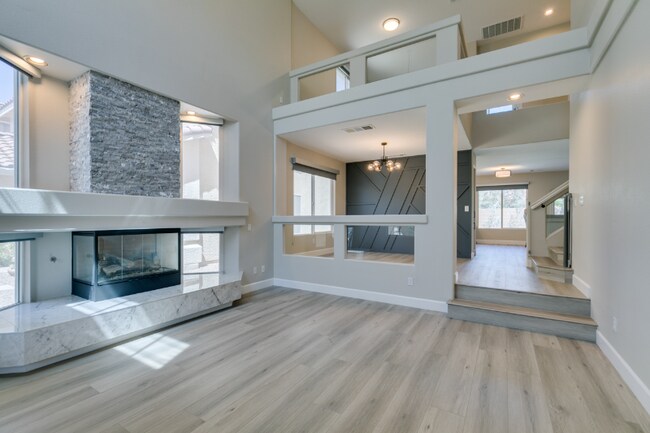 Foto del edificio - 10908 Royal Highlands St