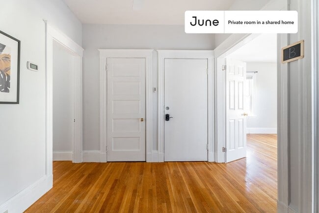 Building Photo - Room in Shared 3 bed/1 bath home