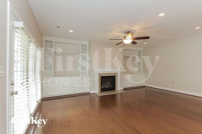 Building Photo - 7624 Cushing Dr