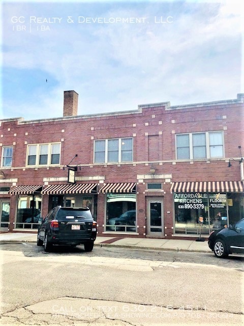 Primary Photo - 131 N Hale St