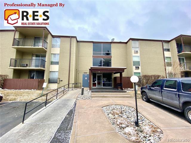 Primary Photo - 2231 S Vaughn Way