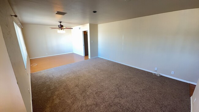 Foto del edificio - MOVE-IN SPECIAL $500 OFF FIRST MONTHS RENT!